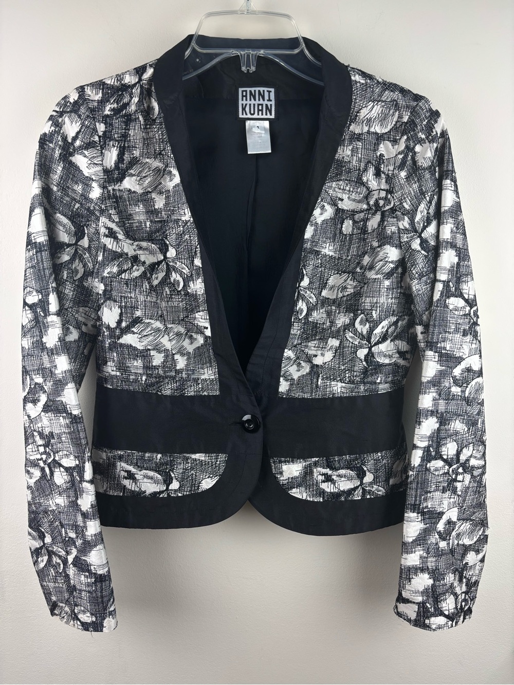 Anni Kuan Silk Black & White Floral embroidered Blazer Jacket size 4